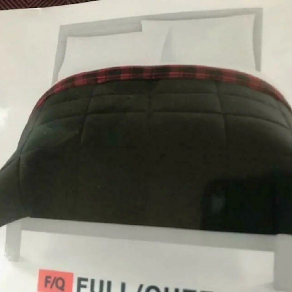 NIP RED PLAID DOWN ALTERNATIVE COMFORTER FULL/QUEEN